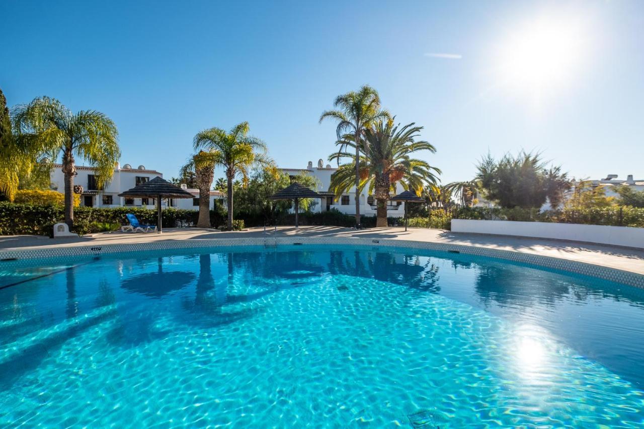 Beach Praia - Sleep 5 - Pool - Free Wi-Fi - Air Con Albufeira Luaran gambar